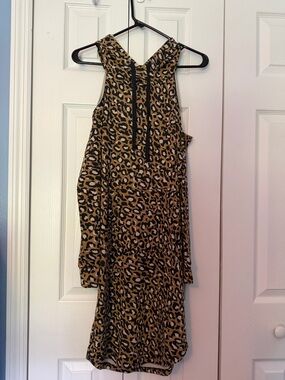 VENUS Leopard Print Long Sleeve Hooded Cold-Shoulder Dress in Tan and Black